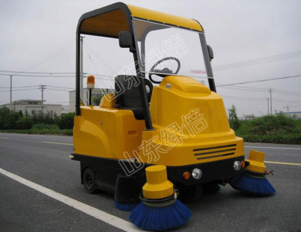 Electric Small Ride-On Floor Sweeper Machine