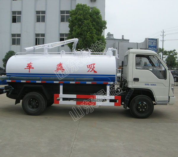 Small Vacuum Sewage Suction Truck