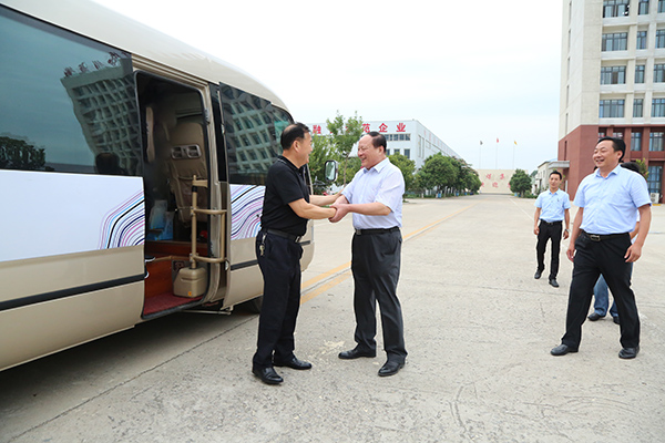 Warmly Welcome The Leaders Of the Ministry Of Industry And Information Technology And The Provincial Commission Of Economy And Information Technology To Visit Shandong LvBei