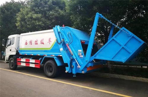 Sanitary garbage truck has stable operation and high utilization efficiency