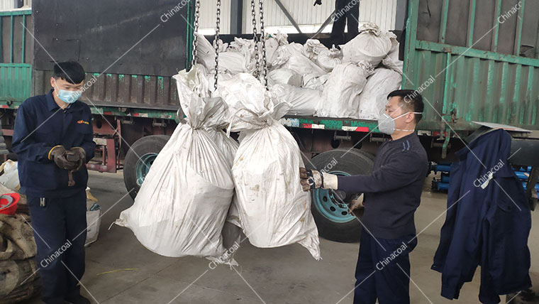 Shandong Lvbei Sent A Batch Of Nylon Column Shoes To Shanxi Province