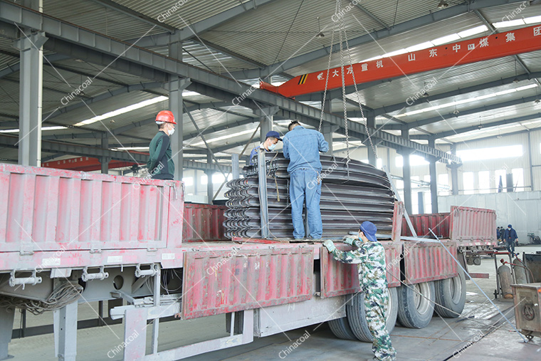 Shandong Lvbei Sent A Batch Hydraulic Props, U-shaped Steel Bracket Ship Separately To Shanxi Changzhi And Tianjin Port