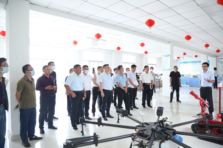 Warm Welcome Tai'An City Daiyue District Bureau Of Industry And Information Technology Leadership And Outstanding Entrepreneurs Visit Shandong Lvbei   