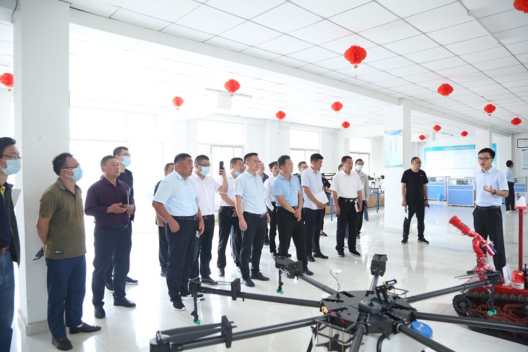 Warm Welcome Tai'An City Daiyue District Bureau Of Industry And Information Technology Leadership And Outstanding Entrepreneurs Visit Shandong Lvbei 